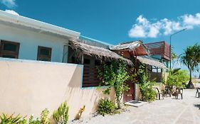 Mangrove Inn Hura